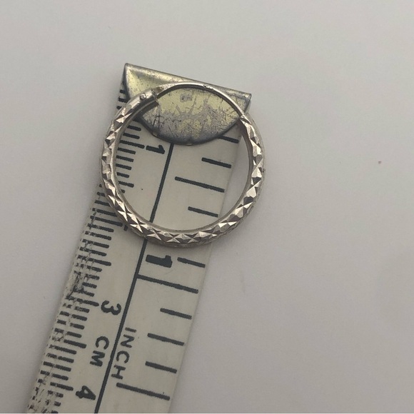 VTG Sterling Silver Diamond Cut Pattern Hoop Earrings .8” - Picture 6 of 6